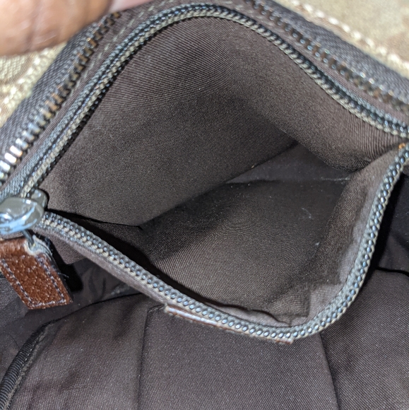 Authentic Gucci Crossbody Bag - Picture 7 of 8